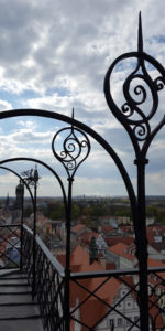 Im Hintergrund die Schlosskirche